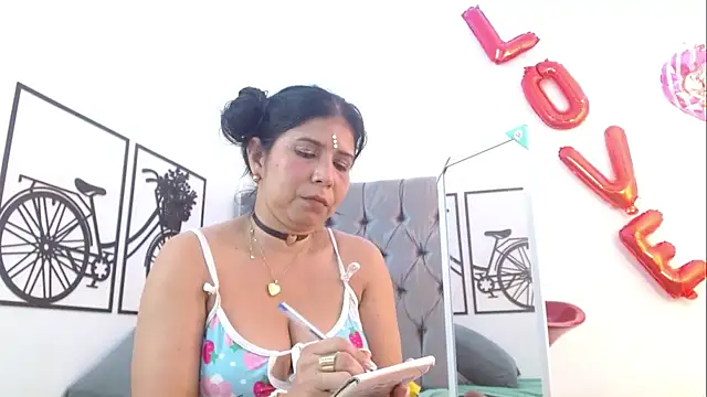 YUSELFI ROSS  online show from March 2, 9:41 pm