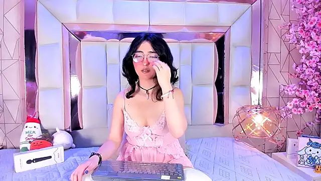 SaraMartini1 online show from July 1, 5:41 am