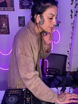 CaroletaRootsOficial online show from July 30, 1:59 am