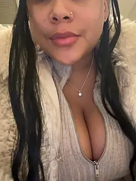 Snapshot of HaileyDiana chatting on February 26, 7:32 pm HaileyDiana online show from February 26, 7:32 pm