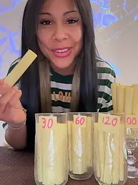 HaileyDiana online show from April 12, 1:14 pm