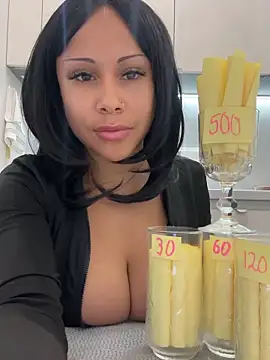 HaileyDiana online show from April 23, 4:19 pm