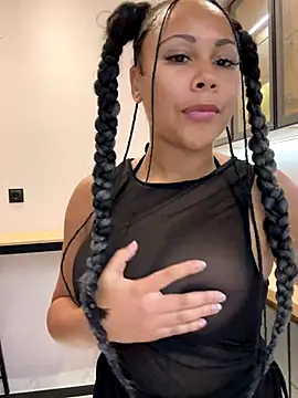 HaileyDiana online show from November 26, 1:44 pm