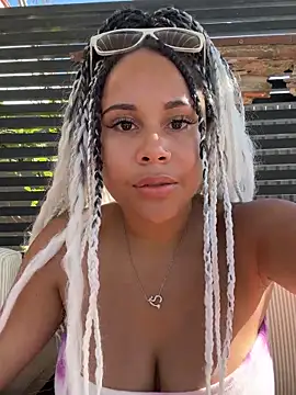 Snapshot of HaileyDiana chatting on September 12, 1:00 pm HaileyDiana online show from September 12, 1:00 pm