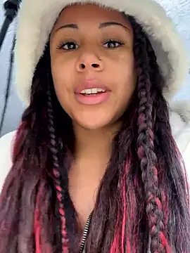 HaileyDiana online show from April 2, 10:33 am