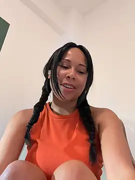 HaileyDiana online show from June 18, 4:45 pm