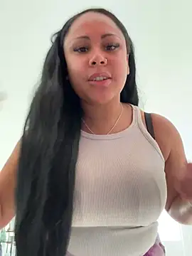 Snapshot of HaileyDiana chatting on February 16, 10:54 am HaileyDiana online show from February 16, 10:54 am