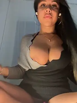 HaileyDiana online show from April 17, 2:42 pm