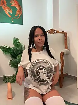 HaileyDiana online show from June 17, 9:52 am