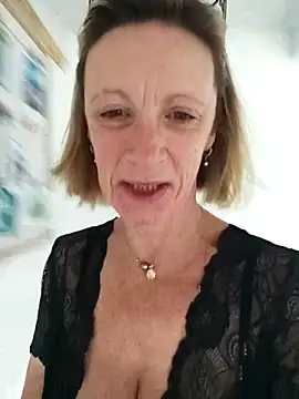 tatianasexymilf online show from October 5, 9:44 am