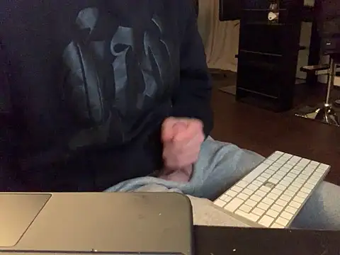 KendrickJiz online show from May 3, 8:01 pm