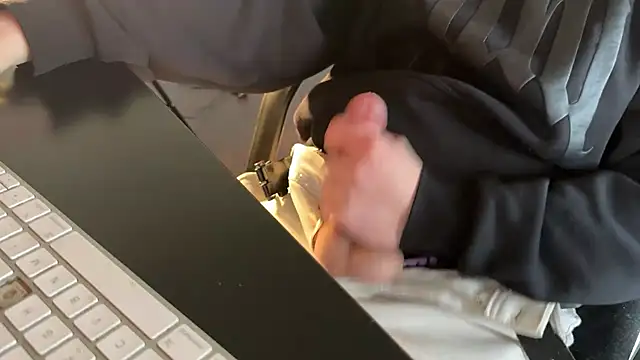 KendrickJiz online show from March 22, 3:02 pm