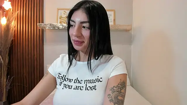 ANTONELLA  ROUSE  online show from December 17, 3:06 pm