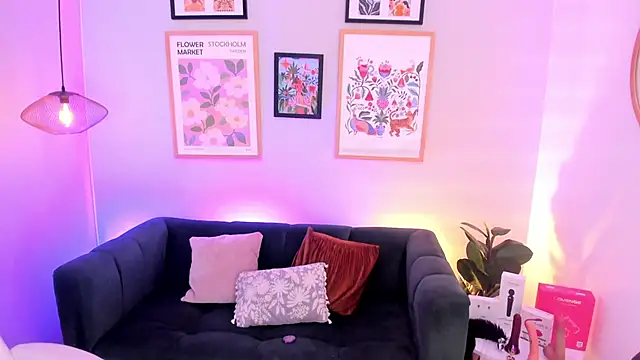 Melissa Koster online show from April 12, 5:22 am