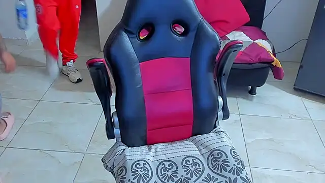 kerlysmith 24 online show from March 26, 3:54 pm