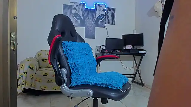kerlysmith 24 online show from May 24, 12:49 pm