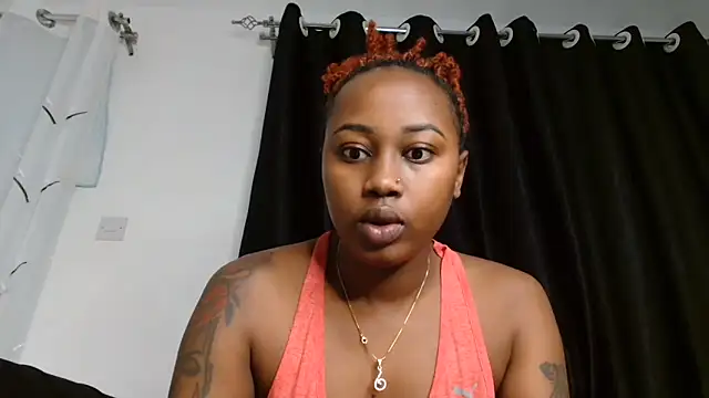 Snapshot of Miss_hot_candy chatting on June 12, 12:41 am Miss hot candy online show from June 12, 12:41 am