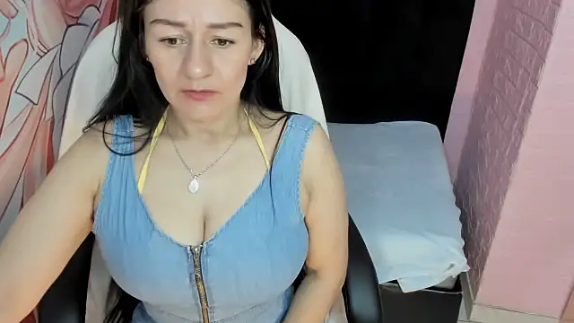 Snapshot of AllysonMilf69 chatting on October 8, 2:29 pm AllysonMilf69 online show from October 8, 2:29 pm