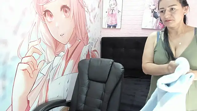 AllysonMilf69 online show from March 15, 2:35 pm