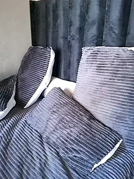 Petrossa online show from April 4, 12:01 pm