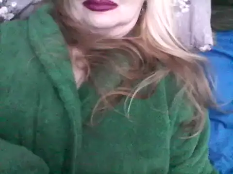 Snapshot of CarlyTreat chatting on February 23, 5:18 pm CarlyTreat online show from February 23, 5:18 pm