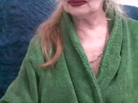 Snapshot of CarlyTreat chatting on February 19, 5:38 pm CarlyTreat online show from February 19, 5:38 pm