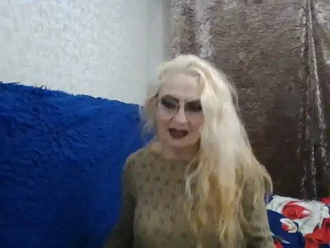 CarlyTreat online show from December 1, 3:02 pm