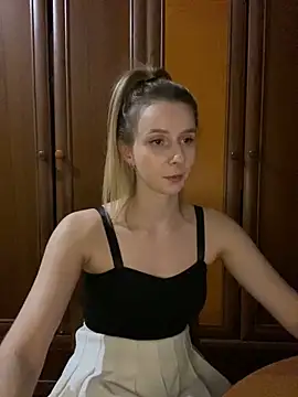 Snapshot of Ameli_Li chatting on December 5, 6:48 am Ameli Li online show from December 5, 6:48 am