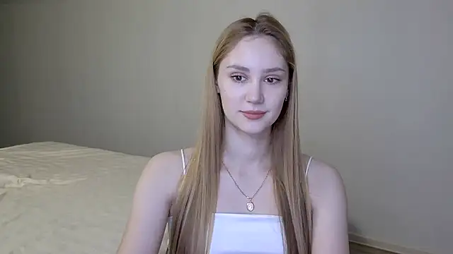 Snapshot of Layla001 chatting on January 16, 5:32 am Layla001 online show from January 16, 5:32 am