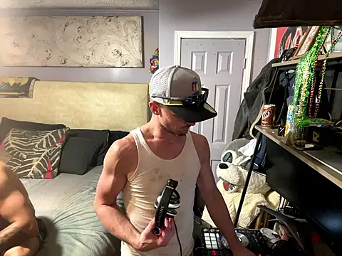 trash4cash online show from April 22, 8:48 pm