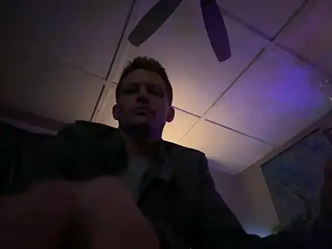 Snapshot of trash4cash chatting on November 28, 12:05 pm trash4cash online show from November 28, 12:05 pm