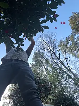 Snapshot of trash4cash chatting on March 7, 9:06 pm trash4cash online show from March 7, 9:06 pm