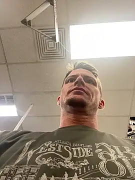 Snapshot of trash4cash chatting on March 10, 2:48 pm trash4cash online show from March 10, 2:48 pm