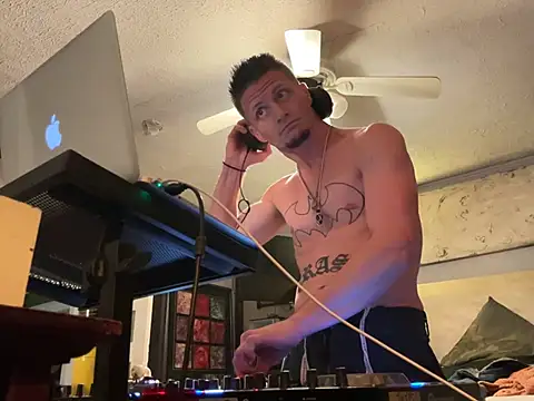 trash4cash online show from May 14, 1:35 am