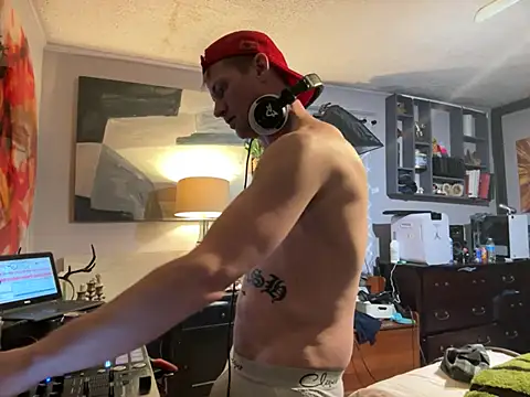 trash4cash online show from February 7, 7:49 am