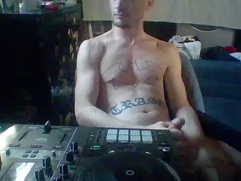 Snapshot of trash4cash chatting on October 1, 8:57 pm trash4cash online show from October 1, 8:57 pm