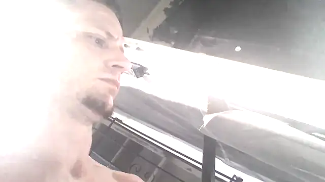 Snapshot of trash4cash chatting on July 17, 4:37 pm trash4cash online show from July 17, 4:37 pm