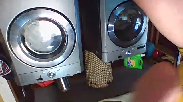 Snapshot of trash4cash chatting on October 14, 7:14 pm trash4cash online show from October 14, 7:14 pm