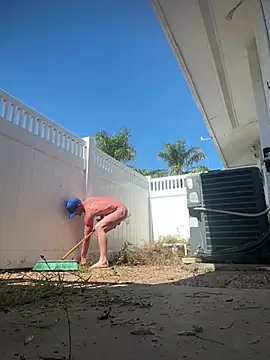 Snapshot of trash4cash chatting on March 1, 4:33 pm trash4cash online show from March 1, 4:33 pm