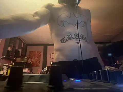 trash4cash online show from April 8, 5:36 pm