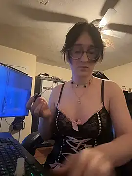 YandereDemon online show from October 31, 11:55 pm