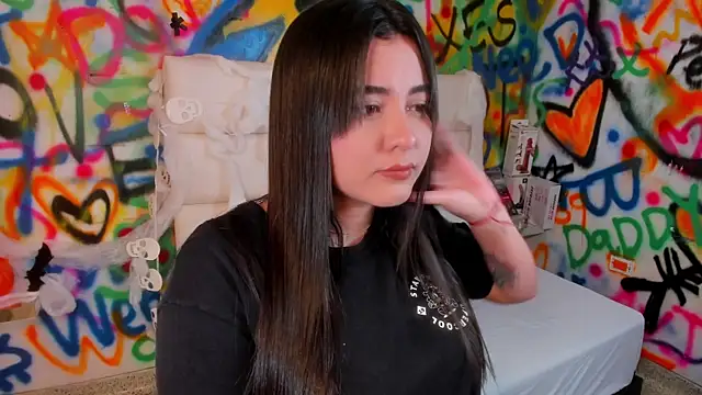 Snapshot of Liana_Bernocchi chatting on October 19, 8:22 pm Liana Bernocchi online show from October 19, 8:22 pm