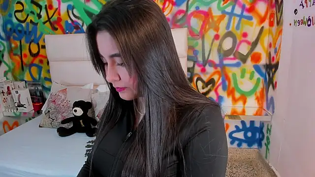 Snapshot of Liana_Bernocchi chatting on November 10, 8:58 pm Liana Bernocchi online show from November 10, 8:58 pm