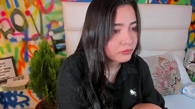 Snapshot of Liana_Bernocchi chatting on November 19, 8:20 pm Liana Bernocchi online show from November 19, 8:20 pm