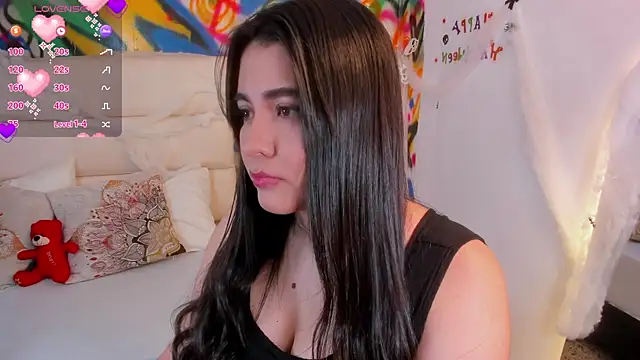 Snapshot of Liana_Bernocchi chatting on October 24, 8:41 pm Liana Bernocchi online show from October 24, 8:41 pm