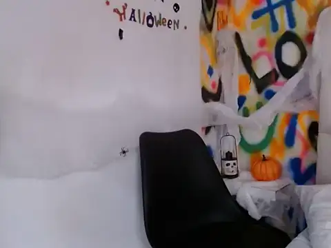 Snapshot of Liana_Bernocchi chatting on September 27, 6:58 pm Liana Bernocchi online show from September 27, 6:58 pm