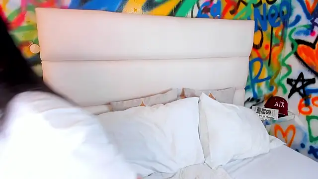 Snapshot of Liana_Bernocchi chatting on November 20, 7:47 pm Liana Bernocchi online show from November 20, 7:47 pm