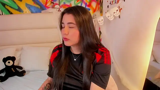 Snapshot of Liana_Bernocchi chatting on October 11, 8:21 pm Liana Bernocchi online show from October 11, 8:21 pm