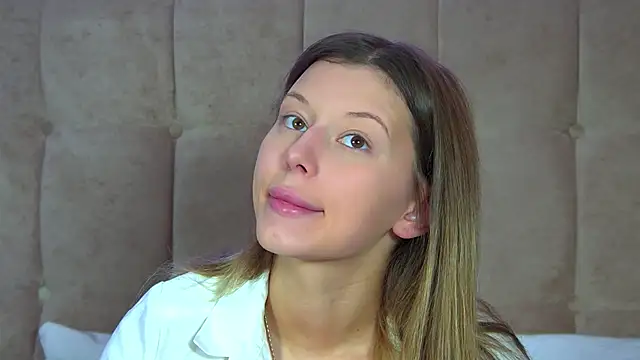 Snapshot of LiliaBianka chatting on September 15, 6:36 am LiliaBianka online show from September 15, 6:36 am