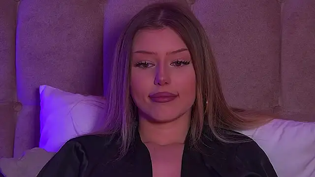 Snapshot of LiliaBianka chatting on February 21, 3:43 pm LiliaBianka online show from February 21, 3:43 pm